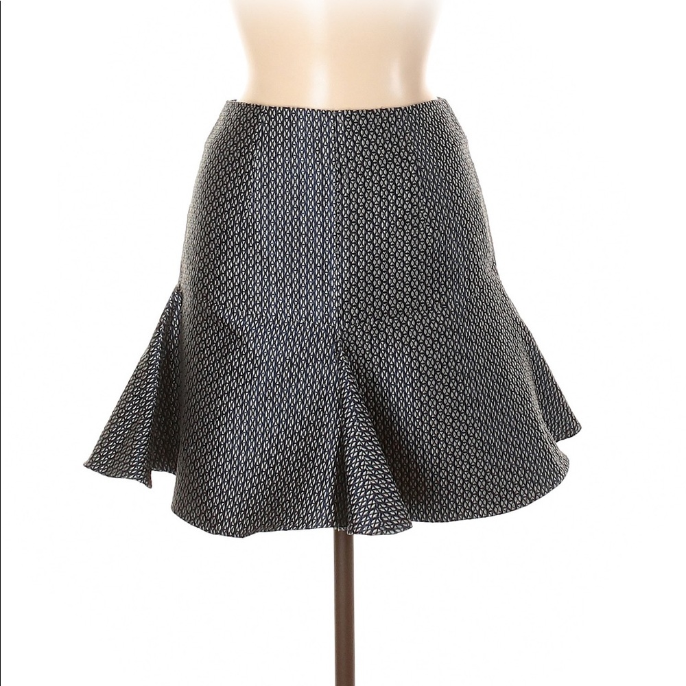 SOLD ✨HP✨ Pierre Balmain Jacquard A Line Skirt w Flippy Hem